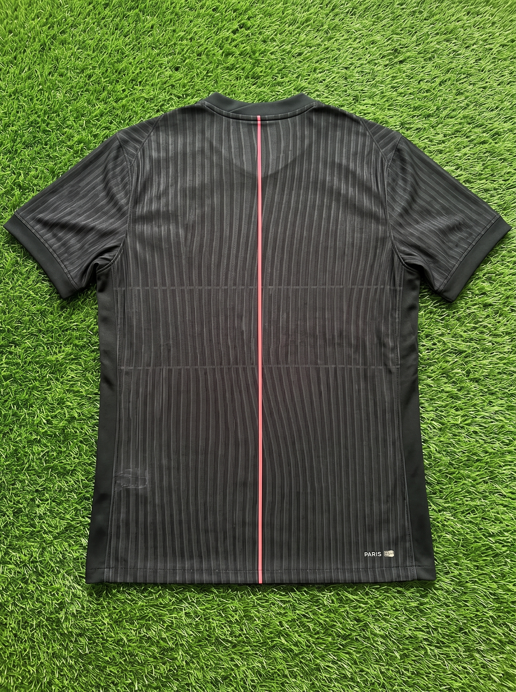 camisa psg preta angulo 2